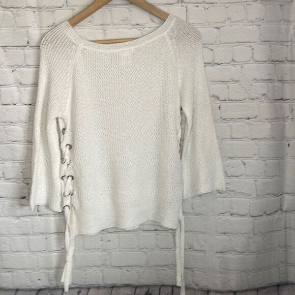 Main Strip White Women’s 3/4 Length Sleeve Sweater Side Lace up size small - Picture 5 of 7